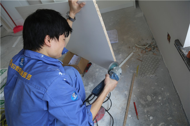 驚！一個核桃就能輕松解決家具維修問題