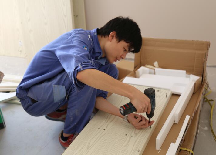 櫥柜安裝中的五金配件，鉸鏈的選擇很重要