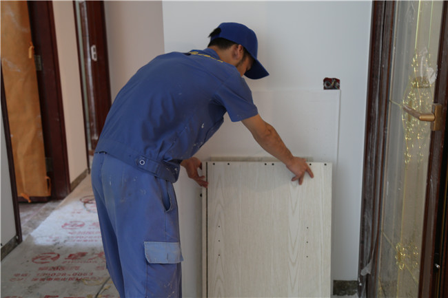 現(xiàn)場(chǎng)直擊辦公家具拆裝步驟，趕緊看過來