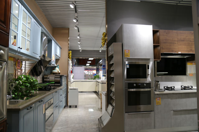 家具在網(wǎng)上買好還是實體店買好？