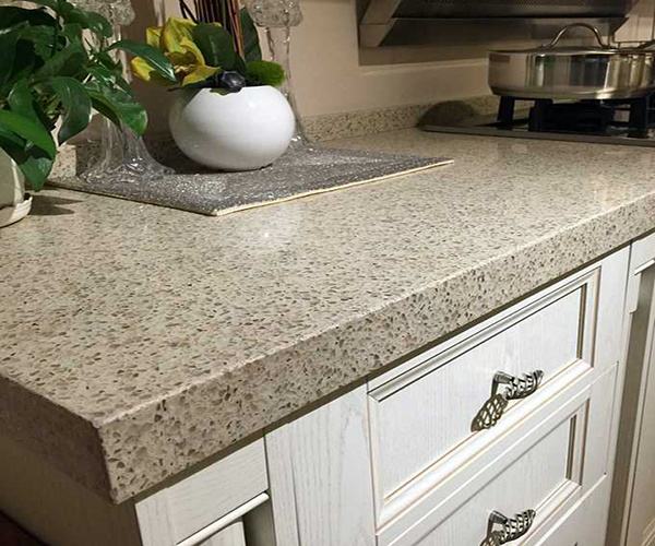 櫥柜臺面選用哪種材質(zhì)合適，如何安裝櫥柜臺面呢？