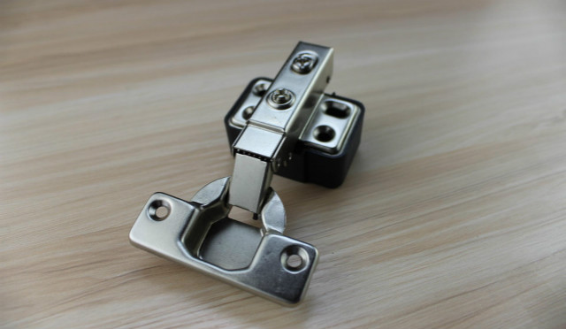 衣柜門(mén)合葉的安裝方法是什么，衣柜門(mén)合葉安裝攻略