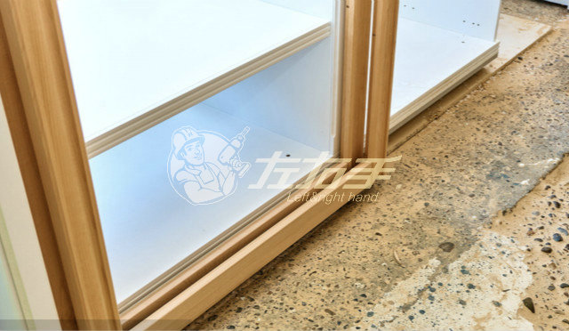 衣柜門滑輪有誰知道怎么安裝嗎？