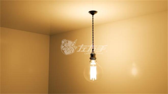 白熾燈用久了會發(fā)黑是因為什么原因？