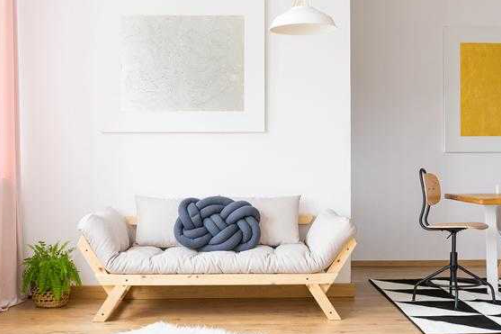 老紅木家具中信：家具網(wǎng)上買還是實(shí)體店買好？