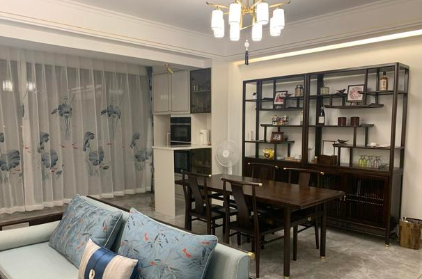 現(xiàn)代中式裝飾：裝修現(xiàn)代中式風(fēng)格，實(shí)木家具簡單上檔次，全屋溫文爾雅又耐看