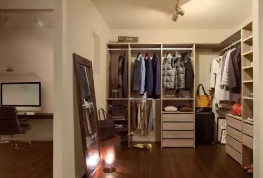 時尚衣帽間裝修：不同面積的衣帽間，怎么布局才算合理？