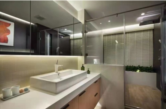 衛(wèi)生間玻璃隔斷配件：衛(wèi)生間玻璃隔斷有哪些作用？新房衛(wèi)生間這樣隔斷增加空間感