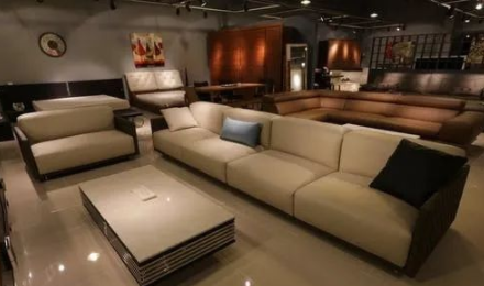 銀行金庫(kù)門價(jià)格：金庫(kù)門和防盜門有什么區(qū)別？