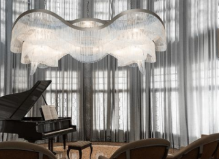 廣東燈具價(jià)格：進(jìn)口輕奢燈具怎么選？看看這幾款提升客廳顏值的藝術(shù)燈具