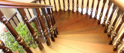 實(shí)木樓梯圖片：實(shí)木樓梯的選購(gòu)方法 實(shí)木樓梯的保養(yǎng)方法