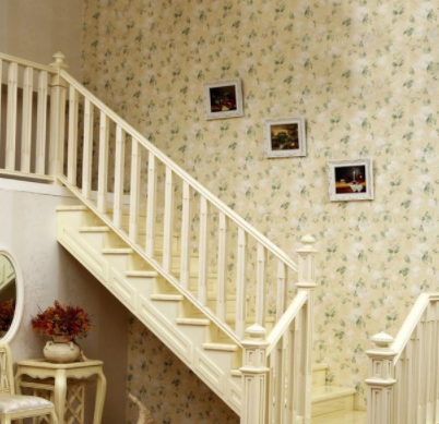 樓梯踏步板尺寸：樓梯踏步除了用實(shí)木和大理石，用瓷磚也是不錯(cuò)的選擇