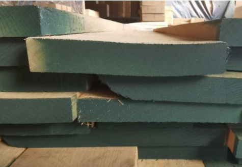 西安歐式實(shí)木家具：實(shí)木家具買拼板還是獨(dú)板好？